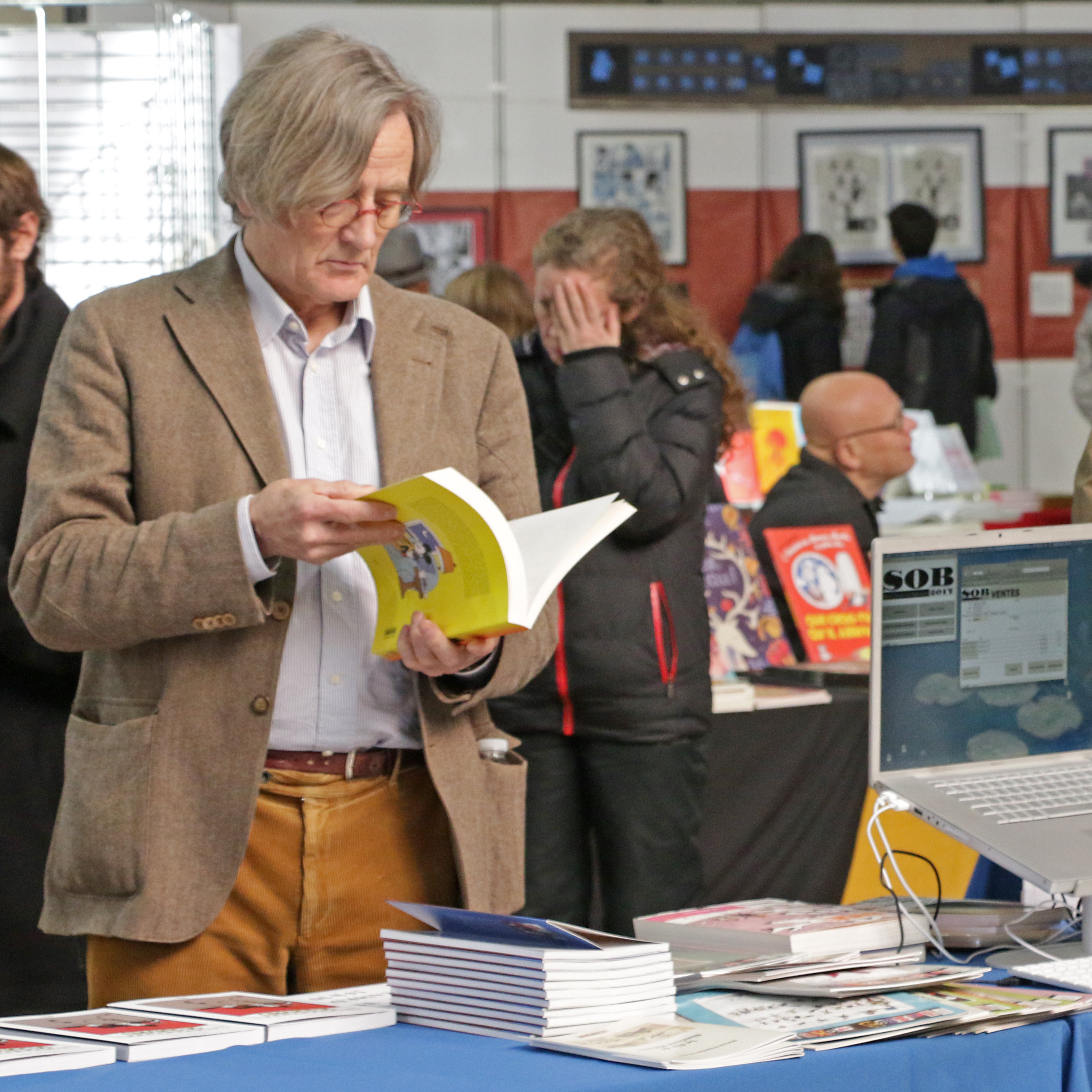 Philippe Sohet sur le stand de Stripologie.com